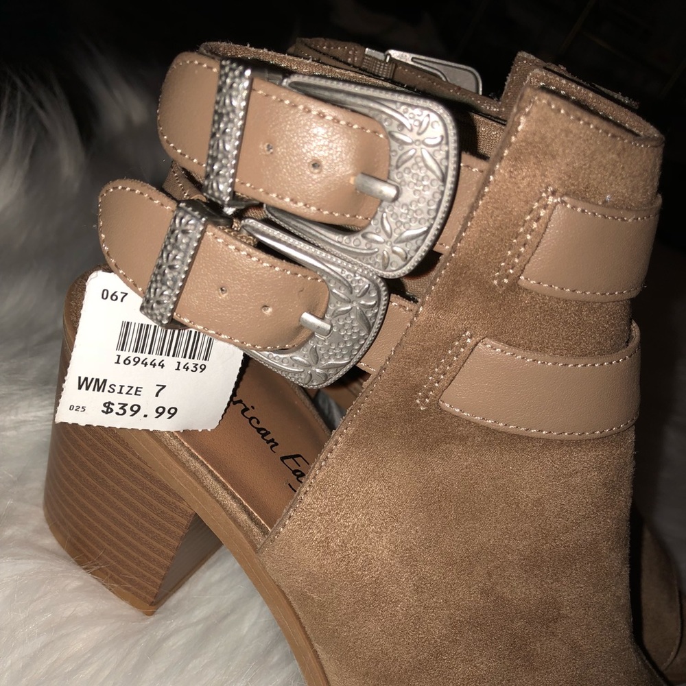 Heels - Picture 2 of 4